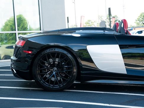 Used 2018 Audi R8 V10 AWD/4WD image 11