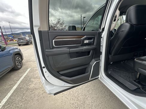 Used 2023 RAM 3500 Laramie AWD/4WD image 27