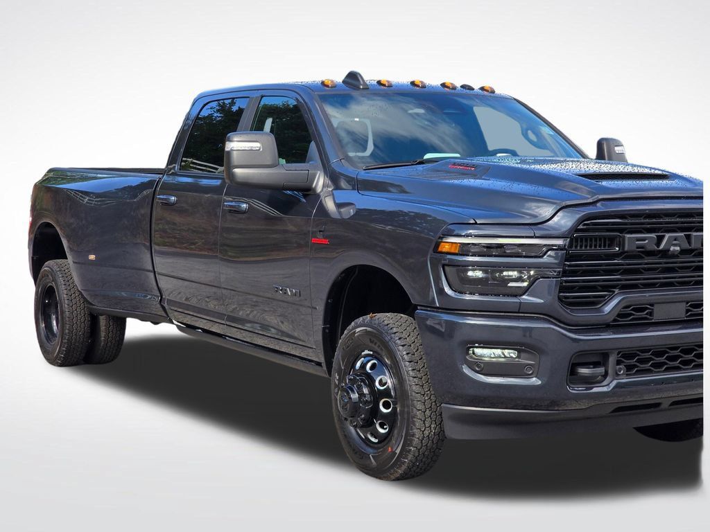 New 2026 RAM 3500 Laramie AWD/4WD image 39
