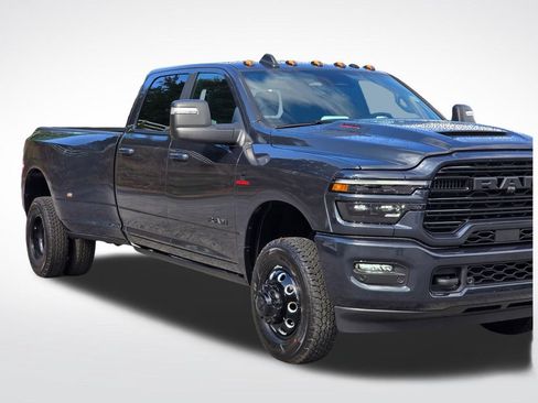 New 2026 RAM 3500 Laramie AWD/4WD image 39