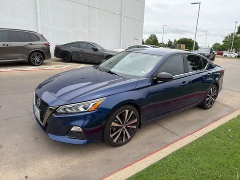 Used 2021 Nissan Altima 2.5 SR w/ SR Premium Package FWD image 2