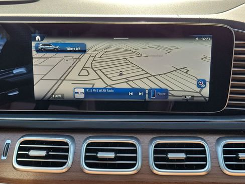 New 2026 Mercedes-Benz GLS 580 4MATIC image 21