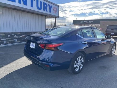 Used 2024 Nissan Altima 2.5 S image 10