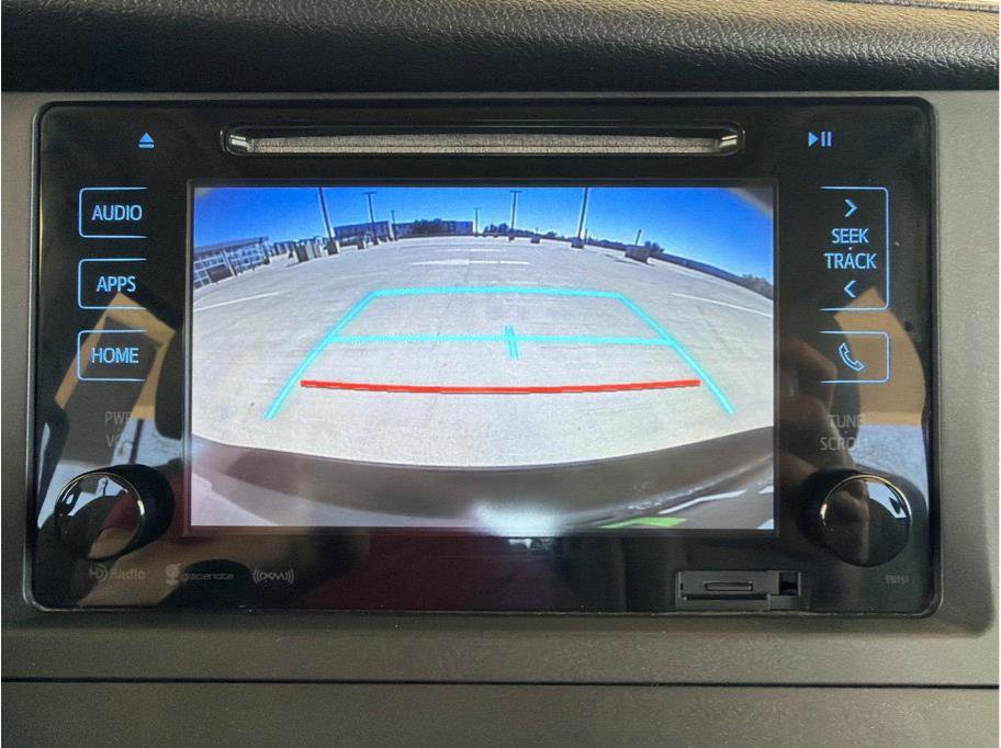 Used 2017 Toyota Sienna XLE w/ XLE Navigation Package FWD image 23