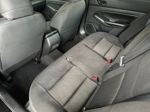 Used 2025 Nissan Altima 2.5 SV FWD image 11