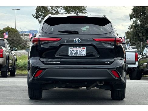 Certified 2022 Toyota Highlander XLE image 5