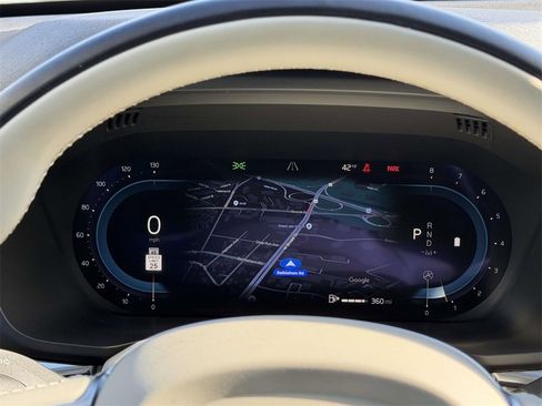 Used 2022 Volvo XC60 B5 Momentum w/ Protection Package Premier image 11