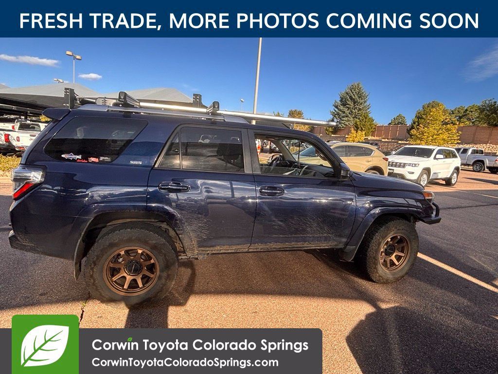 Used 2017 Toyota 4Runner SR5 AWD/4WD image 7