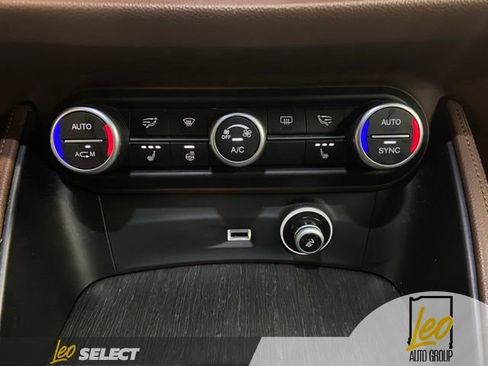 Used 2018 Alfa Romeo Stelvio Ti AWD/4WD image 12