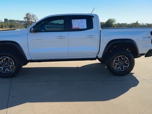 Used 2024 Chevrolet Colorado ZR2 w/ Technology Package image 4