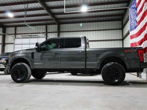 Used 2019 Ford F250 Lariat AWD/4WD image 6