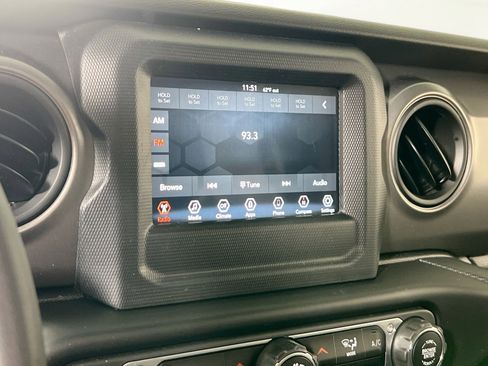 Used 2023 Jeep Gladiator Sport AWD/4WD image 14