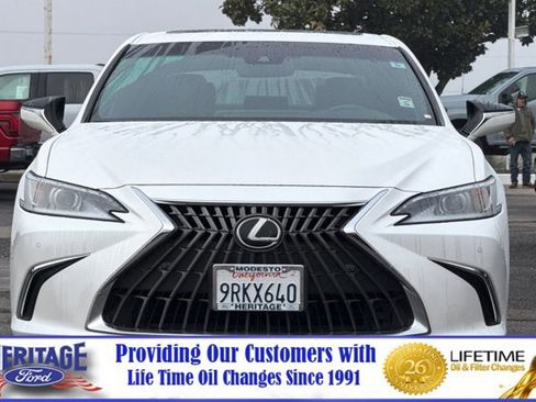 Used 2025 Lexus ES 300h w/ Premium Package image 9