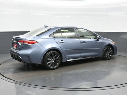 Used 2025 Toyota Corolla SE w/ SE Premium Package AWD/4WD image 6