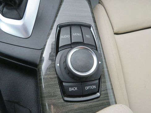 Used 2017 BMW 230i Convertible image 19