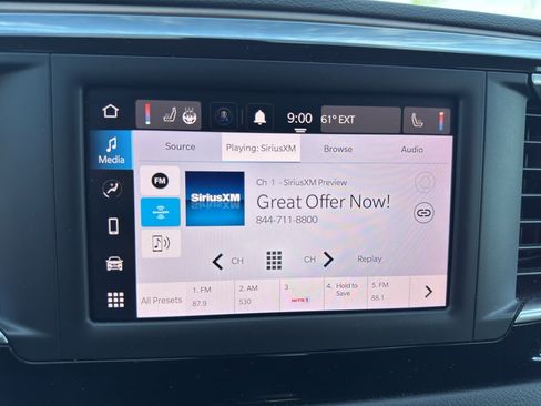 Used 2022 Chrysler Voyager LX FWD image 22
