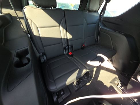 Used 2025 GMC Yukon Denali AWD/4WD image 16