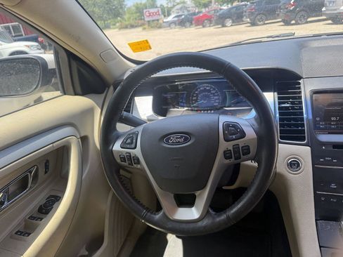 Used 2015 Ford Taurus SEL w/ Equipment Group 201A FWD image 10
