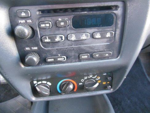 Used 2001 Chevrolet Cavalier Sedan FWD image 23