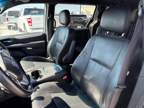 Used 2015 Dodge Grand Caravan R/T w/ Driver Convenience Group FWD image 12