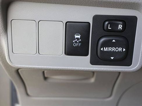 Used 2010 Toyota Corolla LE FWD image 13