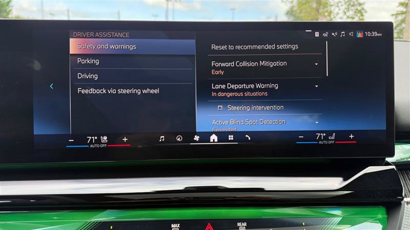 Used 2026 BMW 550e xDrive w/ Executive Package AWD/4WD image 32