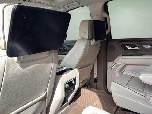 Used 2021 GMC Yukon Denali w/ Advanced Technology Package image 16