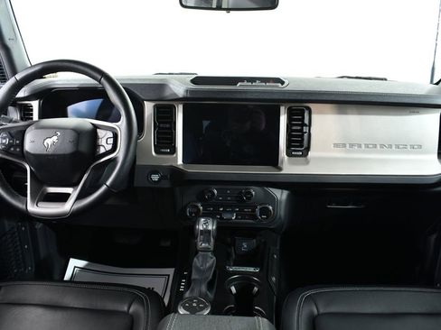 Used 2025 Ford Bronco Outer Banks AWD/4WD image 7