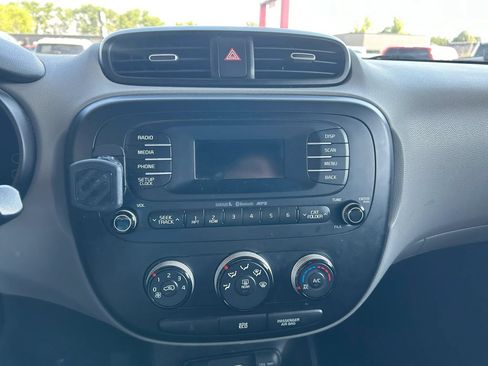 Used 2016 Kia Soul FWD image 14