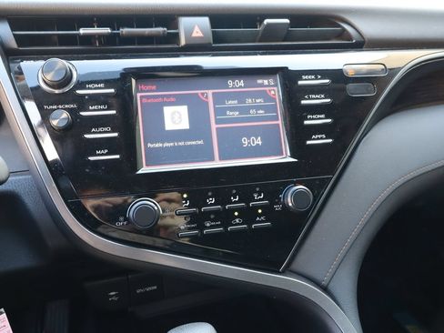 Used 2019 Toyota Camry LE FWD image 6