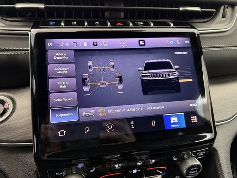 Used 2022 Jeep Grand Cherokee Overland w/ Luxury Tech Group IV image 33