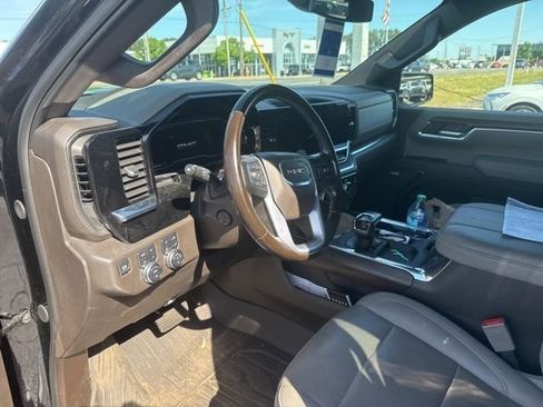 Used 2024 GMC Sierra 1500 SLT w/ SLT Premium Plus Package AWD/4WD image 35