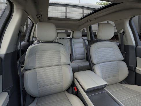 New 2026 Lincoln Nautilus Reserve AWD/4WD image 10