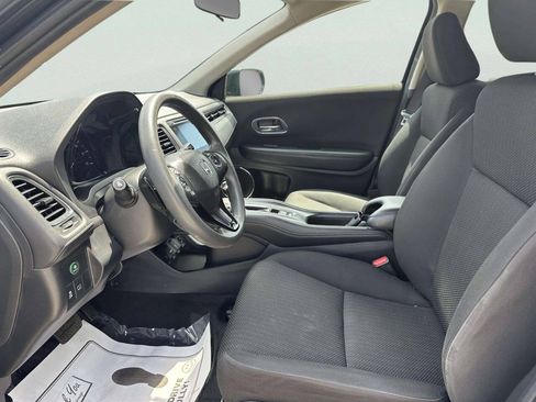 Used 2018 Honda HR-V EX image 9