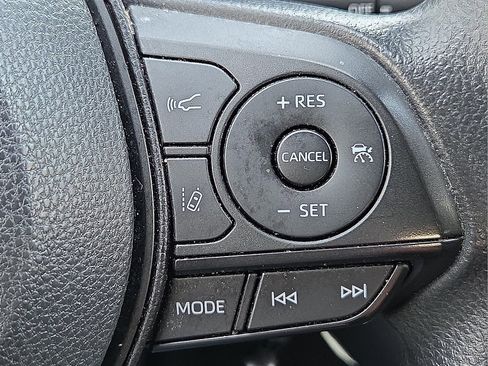 Used 2024 Toyota RAV4 LE AWD/4WD image 19