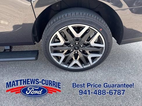 New 2026 Ford Expedition Max Platinum w/ Platinum Ultimate Package AWD/4WD image 17