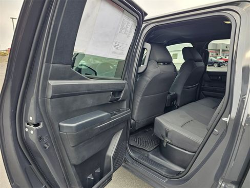 Used 2025 Toyota Tacoma SR5 image 15