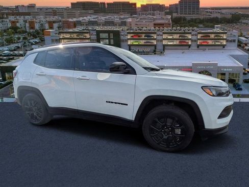 New 2026 Jeep Compass Latitude image 1