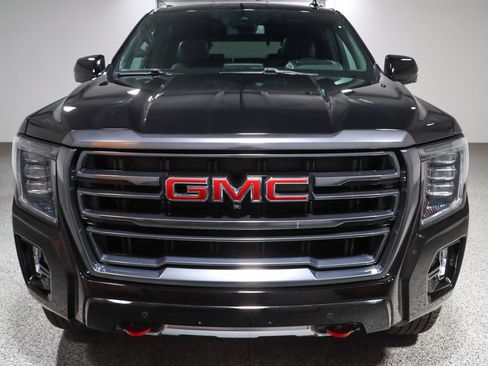 Used 2023 GMC Yukon AT4 w/ AT4 Premium Package AWD/4WD image 4