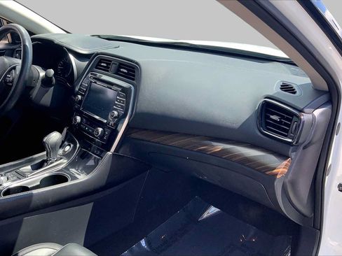 Used 2016 Nissan Maxima Platinum FWD image 19