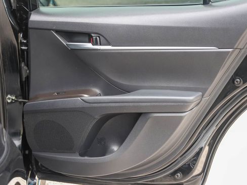 Used 2023 Toyota Camry SE FWD image 10