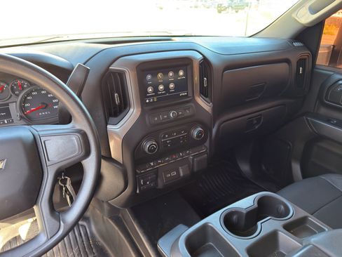 Used 2023 Chevrolet Silverado 2500 W/T w/ Gooseneck/5TH Wheel Package AWD/4WD image 16