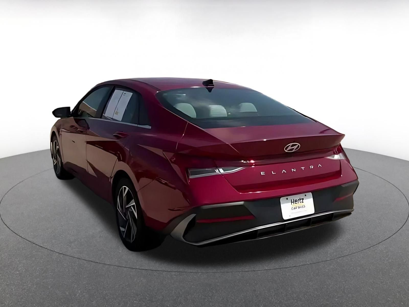 Used 2025 Hyundai Elantra Limited FWD image 10