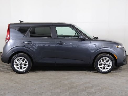 Used 2022 Kia Soul LX w/ Technology Package image 16