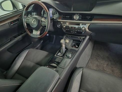 Used 2017 Lexus ES 350 w/ Premium Package image 37