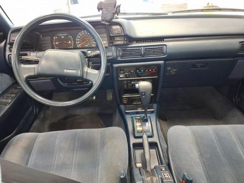 Used 1991 Toyota Camry Deluxe FWD image 9