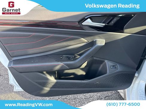 Used 2024 Volkswagen Jetta GLI Autobahn image 12