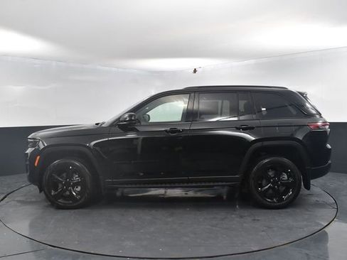 New 2025 Jeep Grand Cherokee Limited w/ Black Appearance Package AWD/4WD image 5