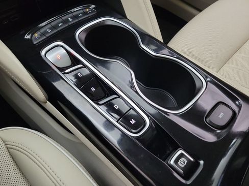 Certified 2023 Buick Envision Avenir AWD/4WD image 19
