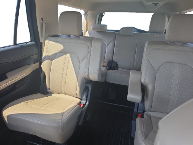 Used 2024 Ford Expedition Max Limited RWD image 15